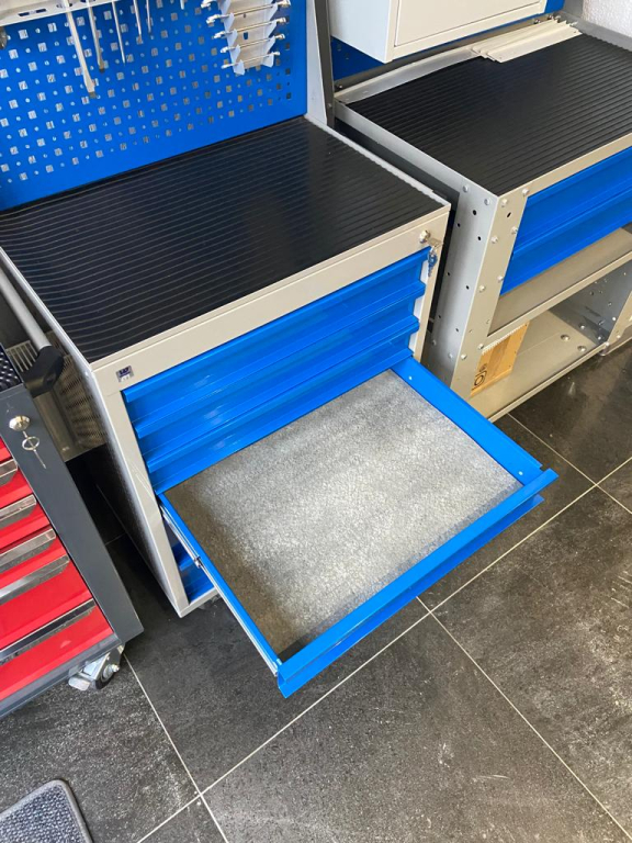 Коврик резиновый в лоток (370х515 мм.)